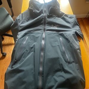 Arc’teryx Men’s Rush Jacket Size L, excellent condition